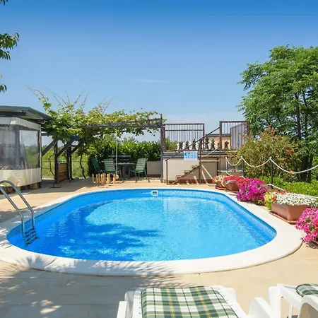 Family-friendly With Swimming Pool Stranici, Porec - 24558 * Nova Vas (Porec)