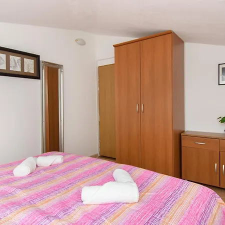 Family-friendly With Swimming Pool Stranici, Porec - 24558 * Nova Vas (Porec)