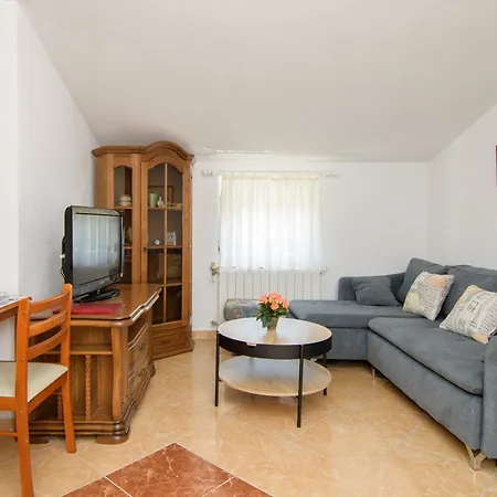 Family-friendly With Swimming Pool Stranici, Porec - 24558 شقة Nova Vas (Porec)